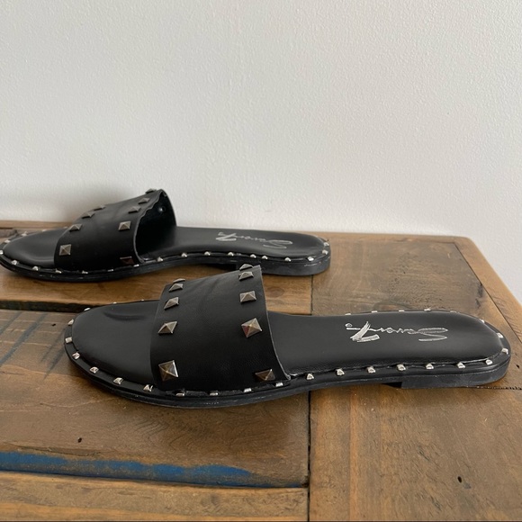 SEVEN7 Duo Slides Black with Studs - Picture 5 of 12